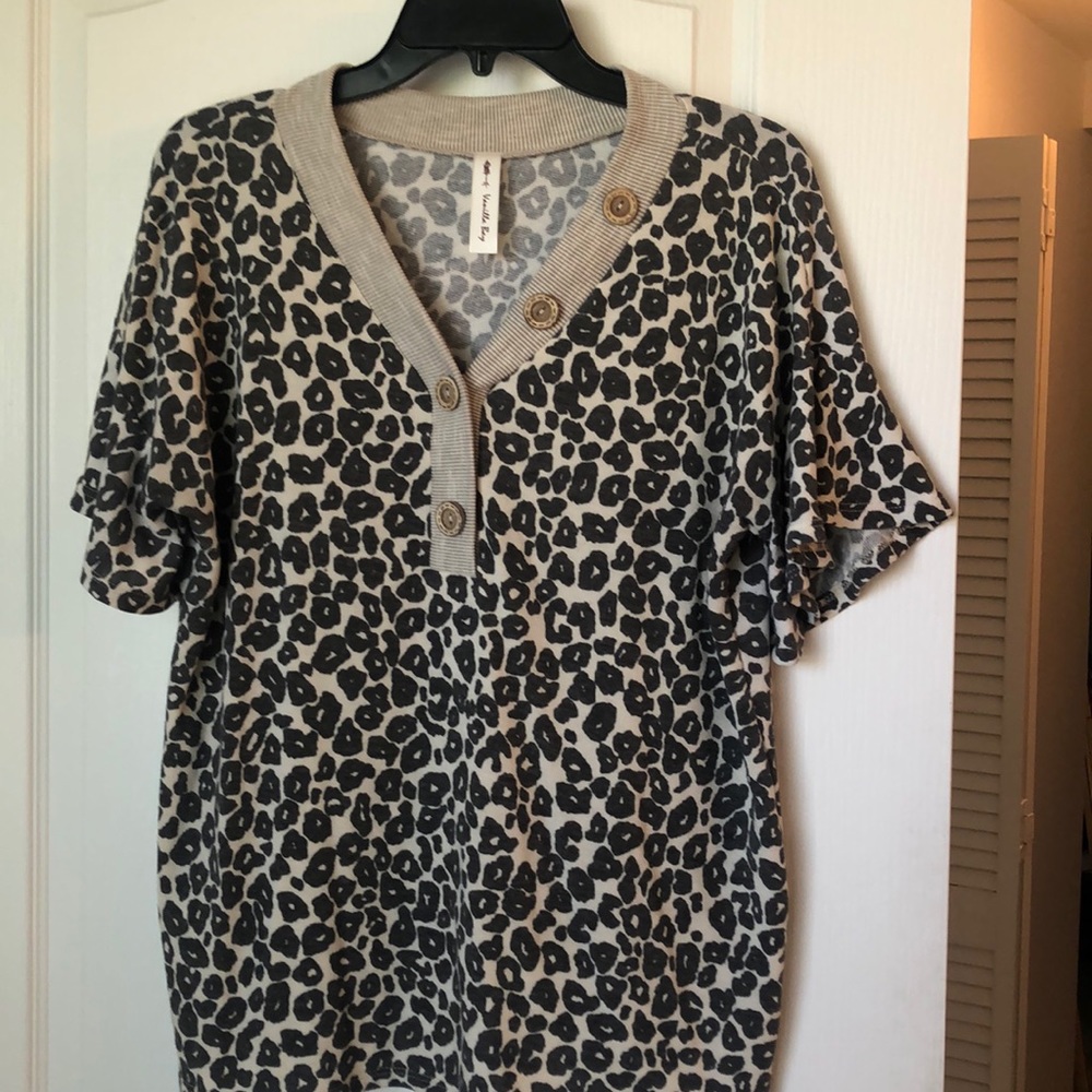 Leopard top
